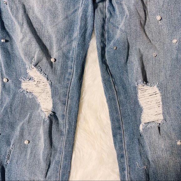 AEROPOSTALE Pearl Embellished Distressed Mom Jeans - Picture 2 of 3